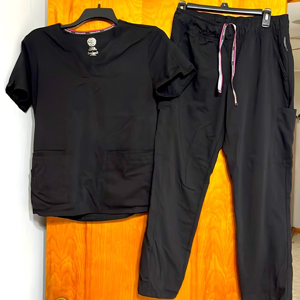 Black Vince Camuto scrub set